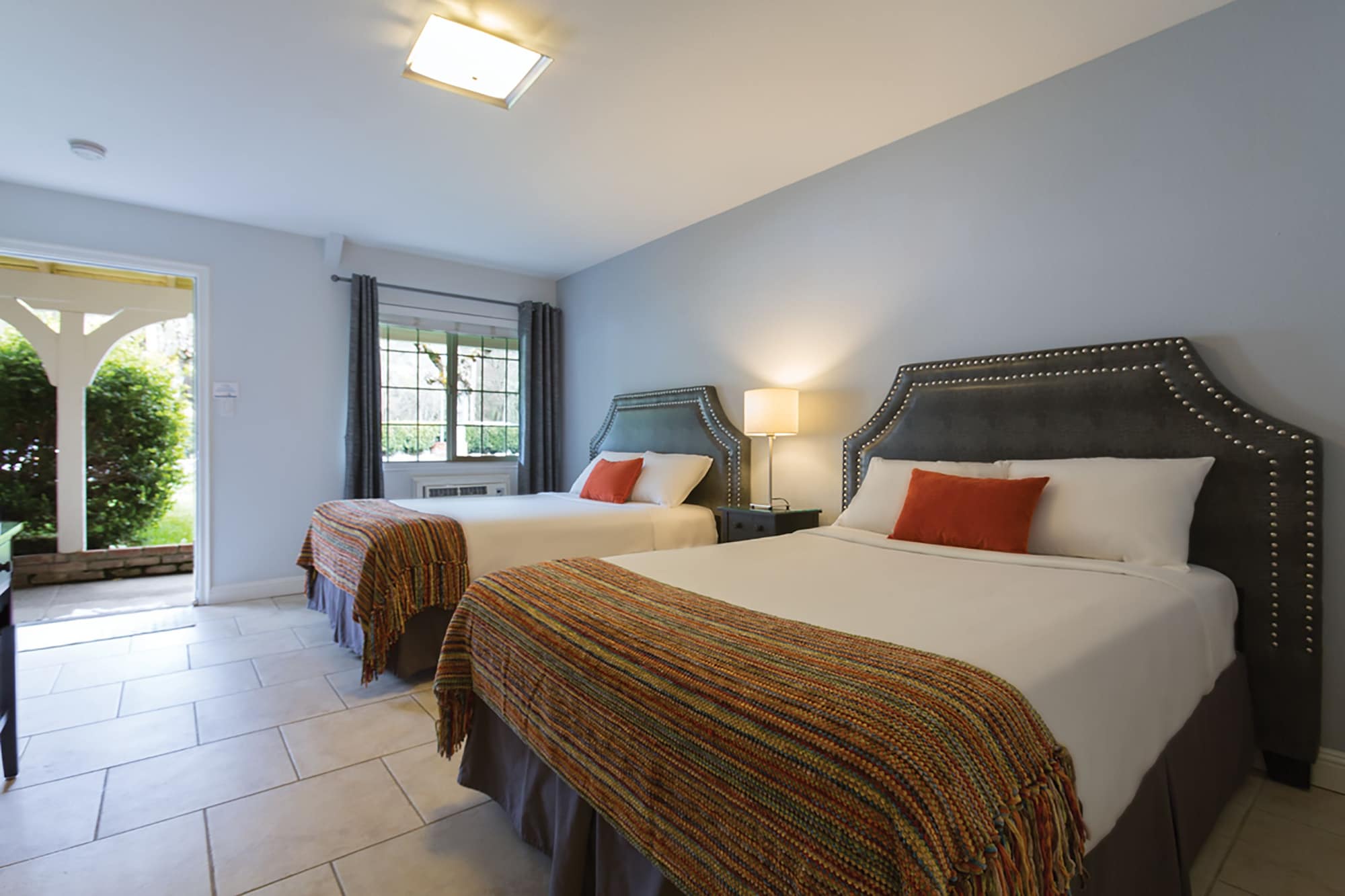 Standard, 2 Double Beds, Mountain Side