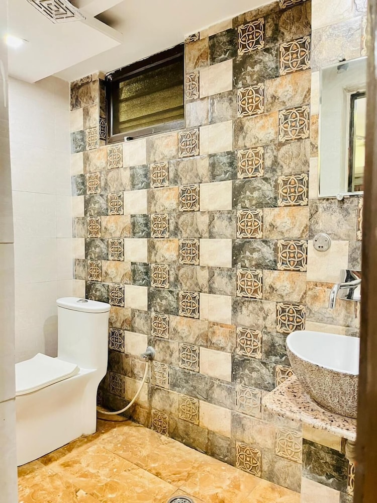 PATHIK HOTEL 28/32