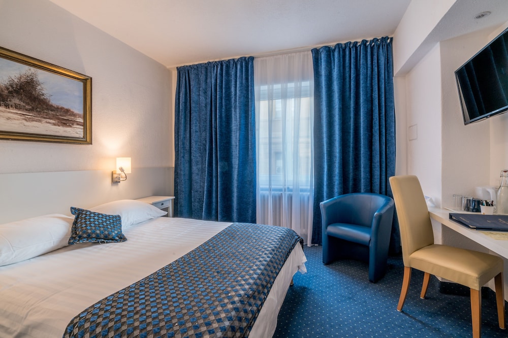 Hotel Touring au Lac 32/58