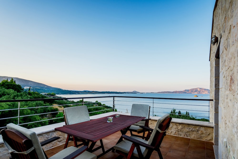 Exensian Villas & Suites 28/44