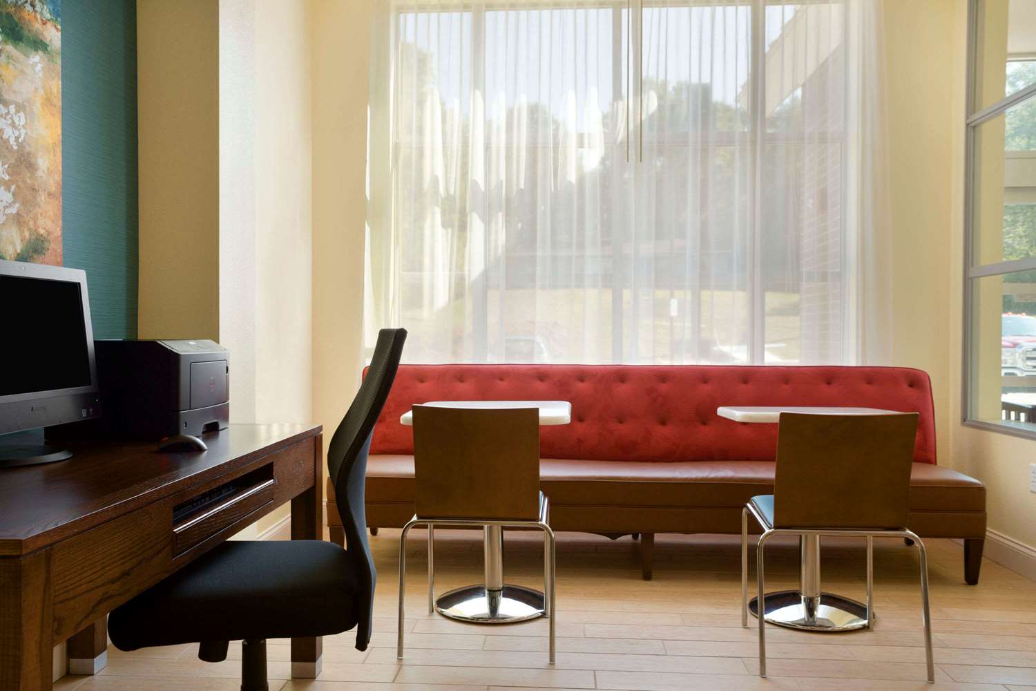 Days Inn & Suites by Wyndham Caldwell 24/29
