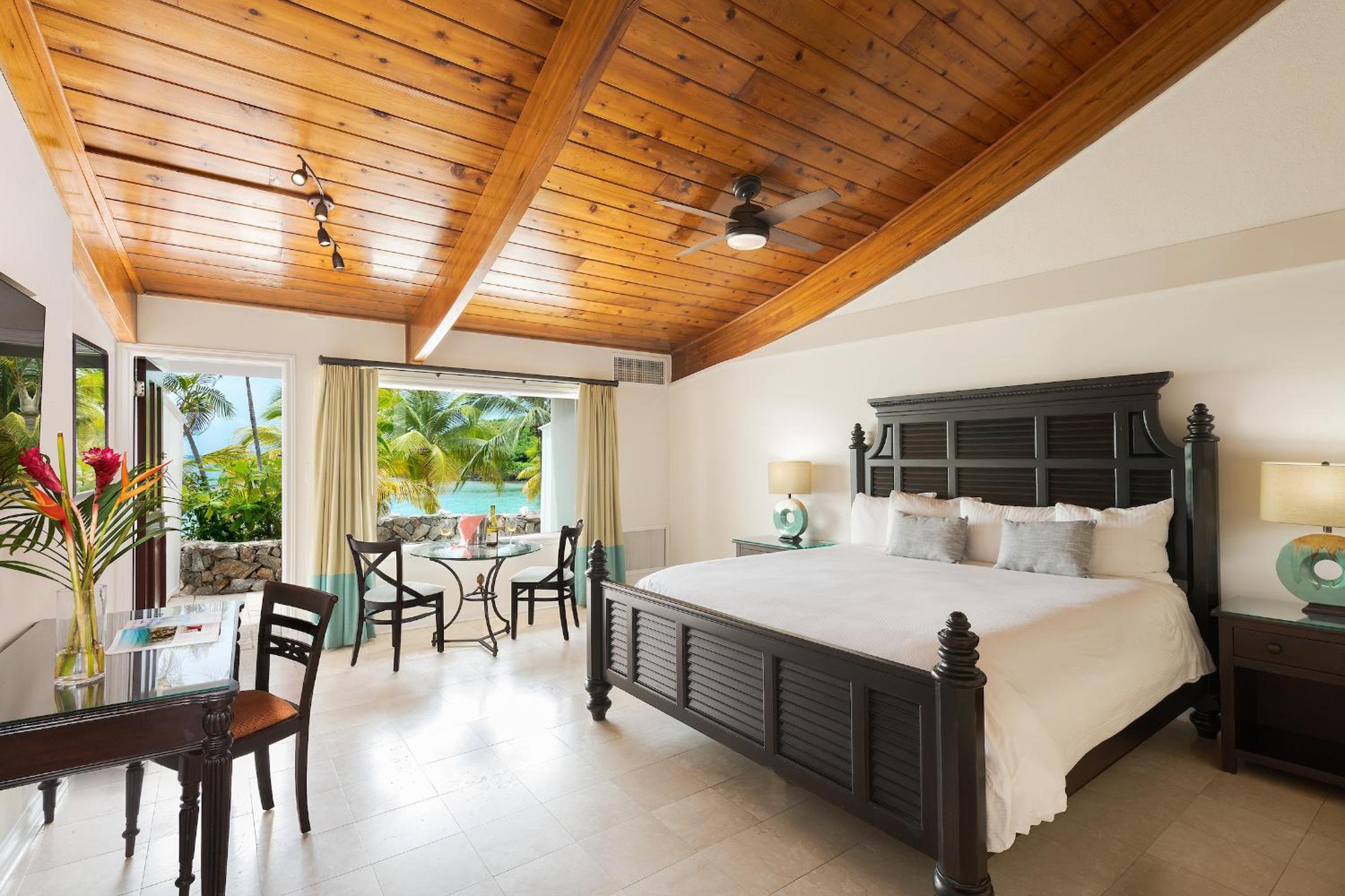 Deluxe, King or Queen Bed, Ocean Front