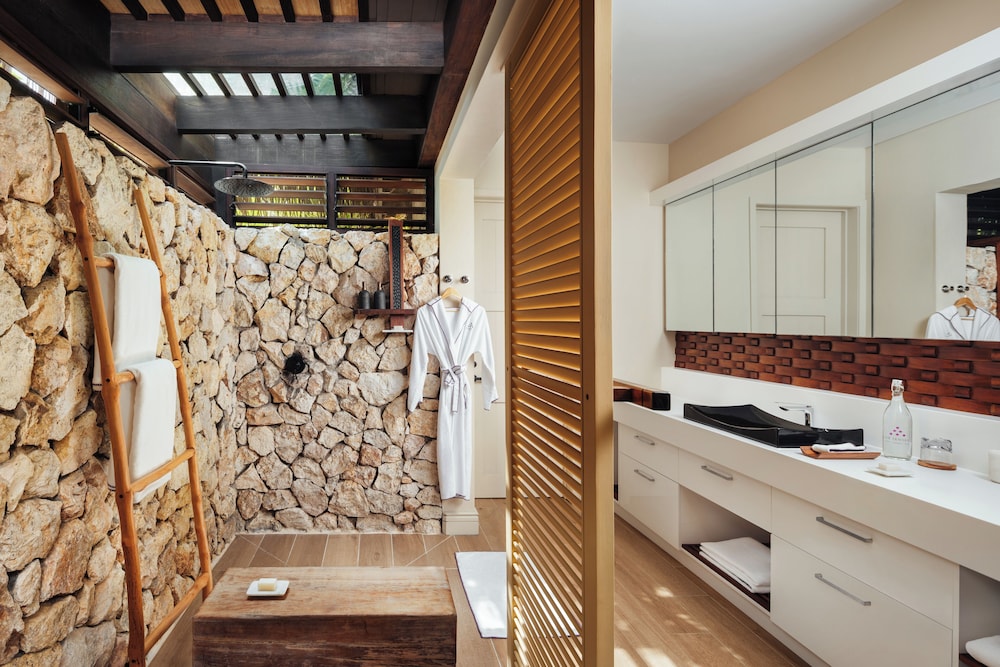 Marina Pool, 5 Bedrooms, 5 King Beds