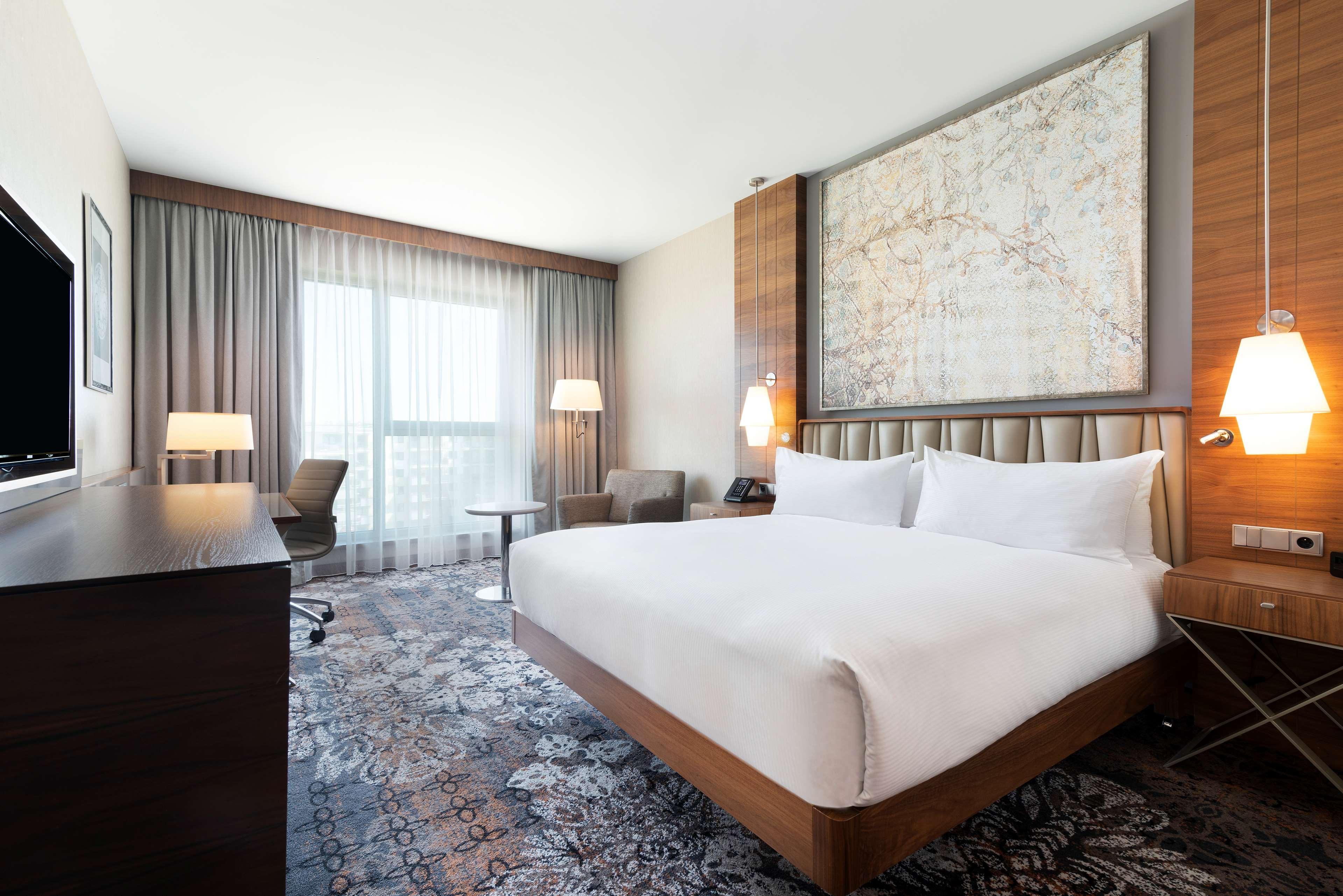 PRESIDENTIAL, SUITE
