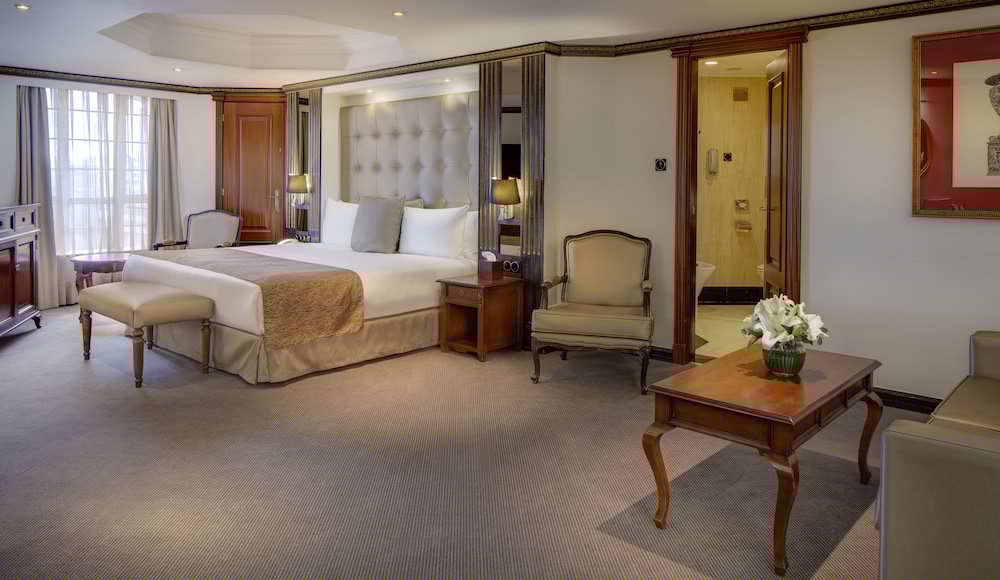 Melia White House 26/80