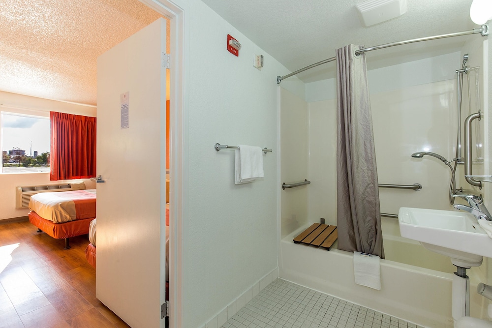Motel6 Hayward, CA – Silicon Valley Gateway 23/61