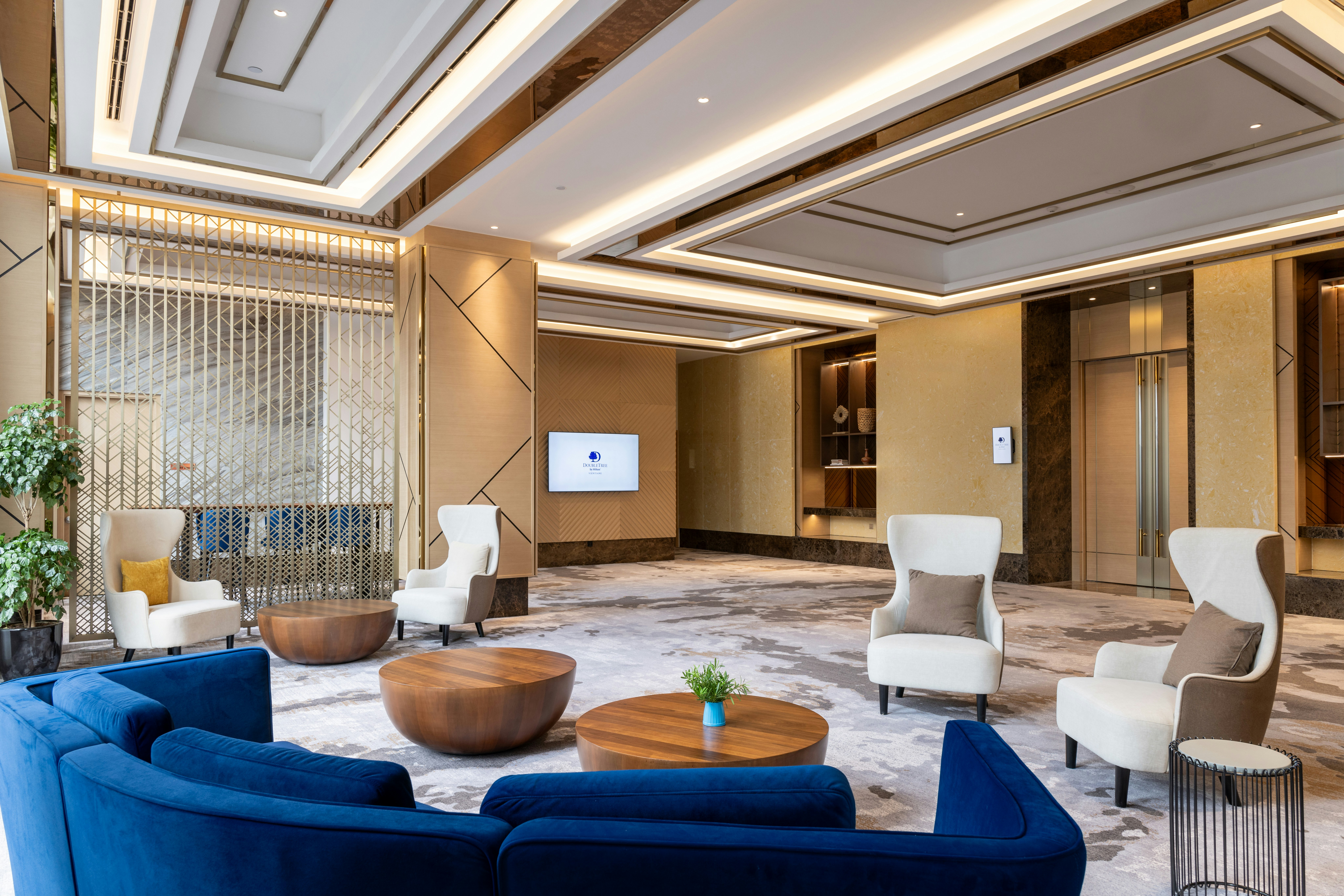 DoubleTree by Hilton Vientiane 24/47