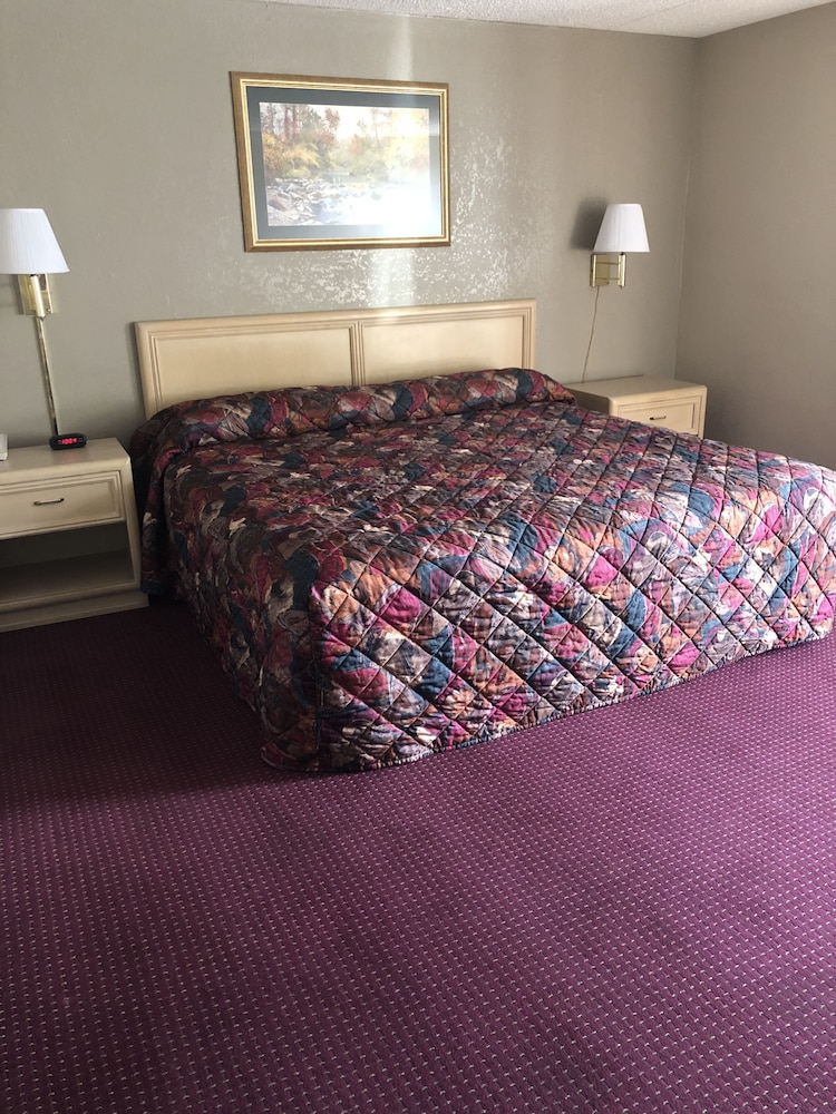 Green Valley Motel 19/53