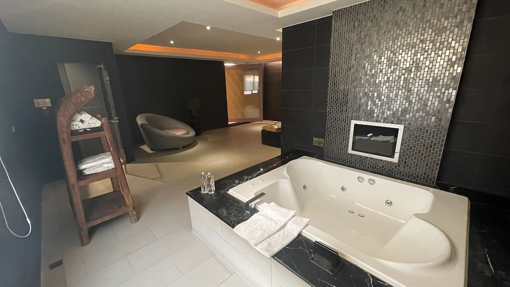 SUPERIOR, DOUBLE BED