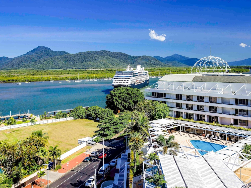 The Reef Hotel Casino Cairns - Handwritten Collection 4/74