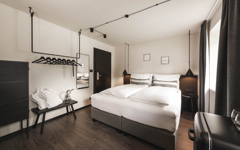 Hotel Löwenhof 12/50