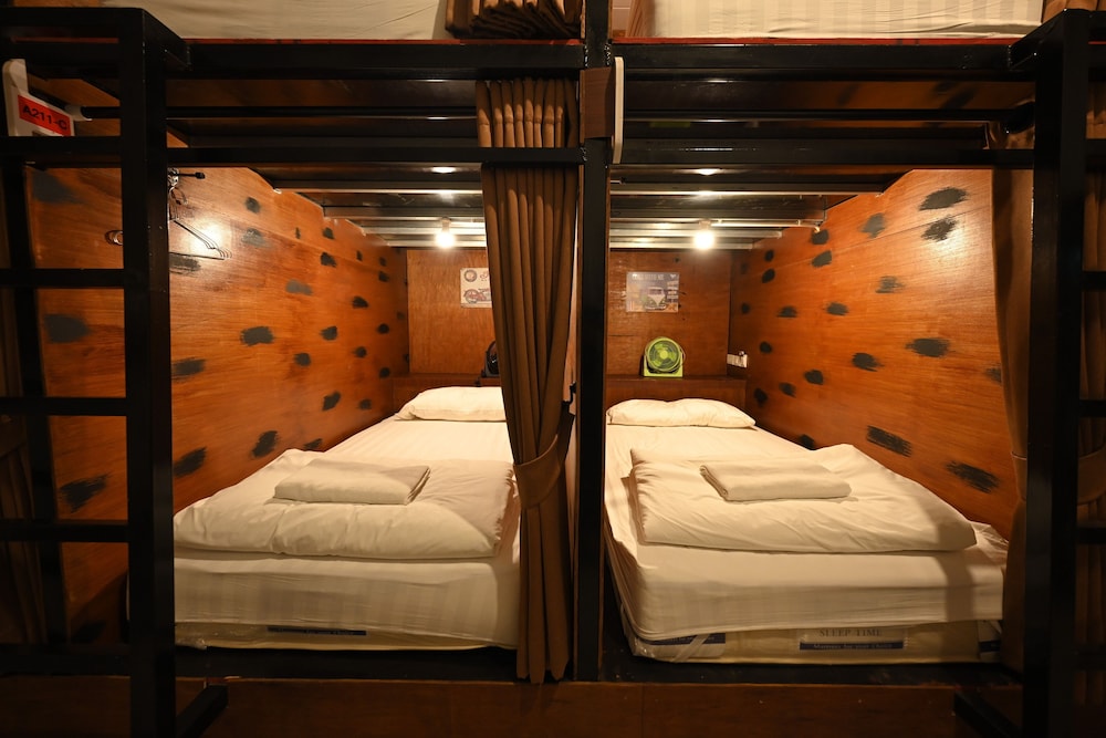غرفة عائلية بأربعة أسرّة، The 8 Factory Hostel Phitsanulok 8/10