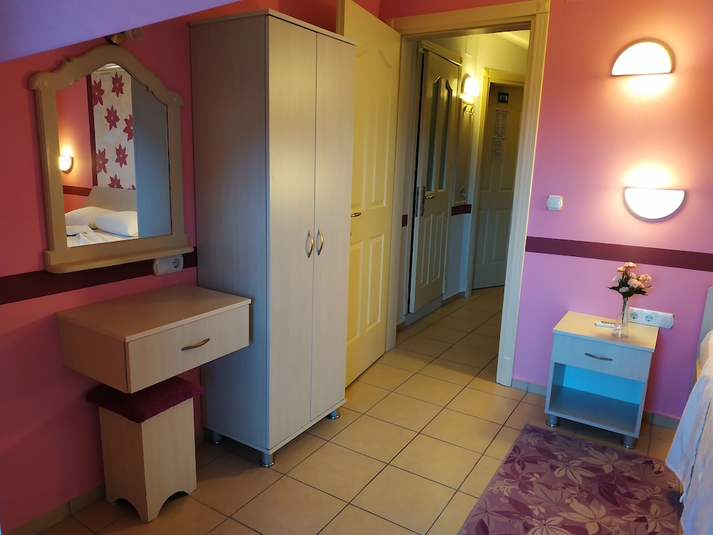 Hotel Mico 12/50