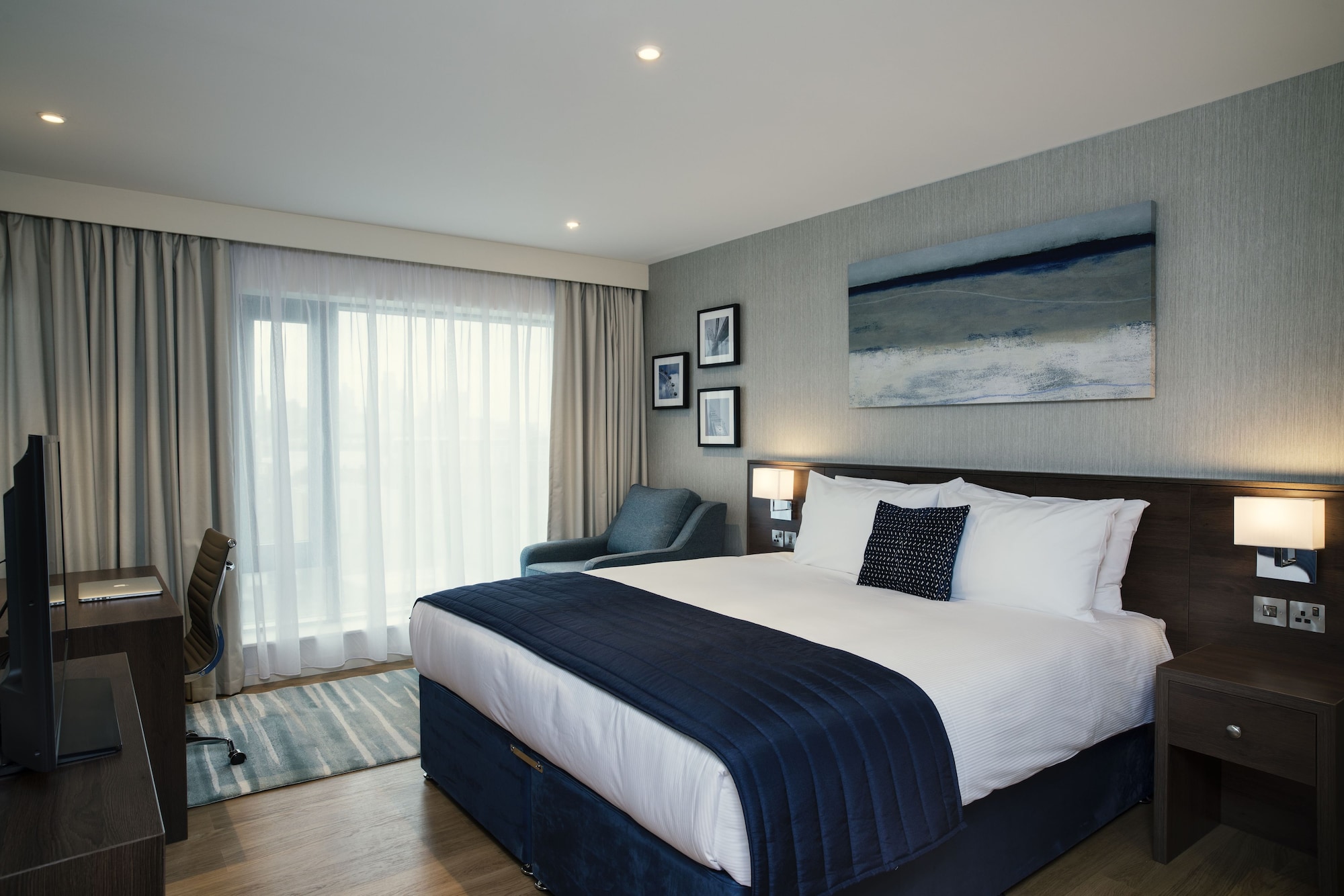 PREMIUM, STUDIO, KING BED, CITY VIEW