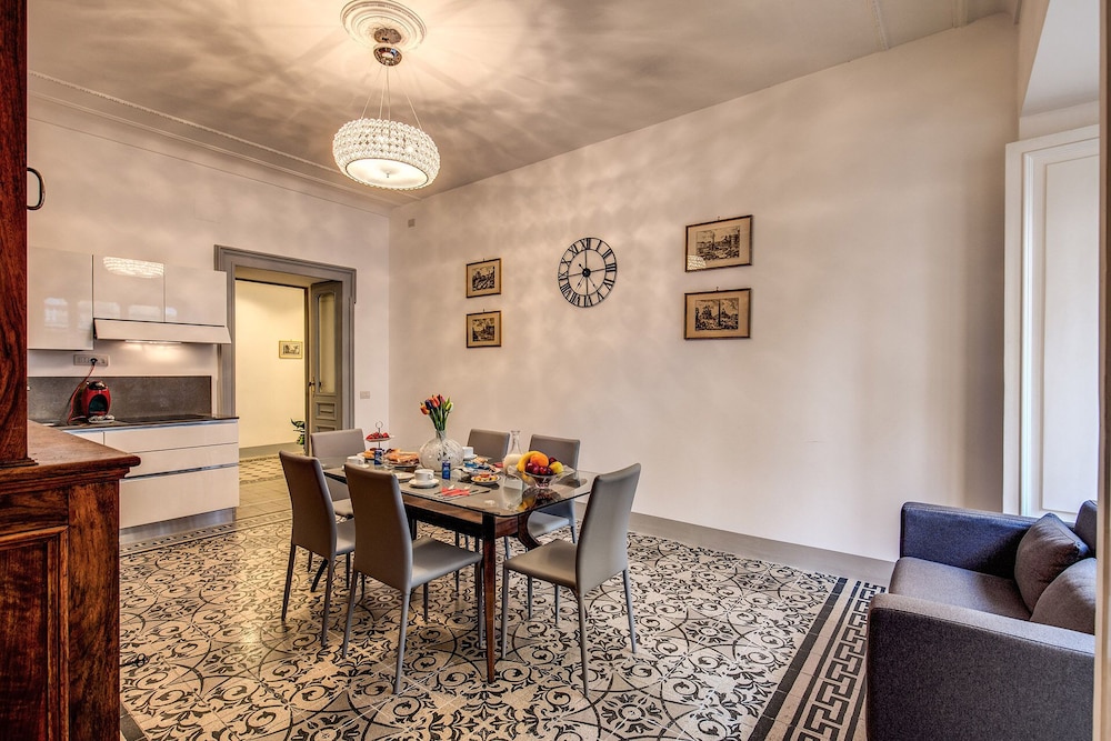 Feronia Guest House 36/54