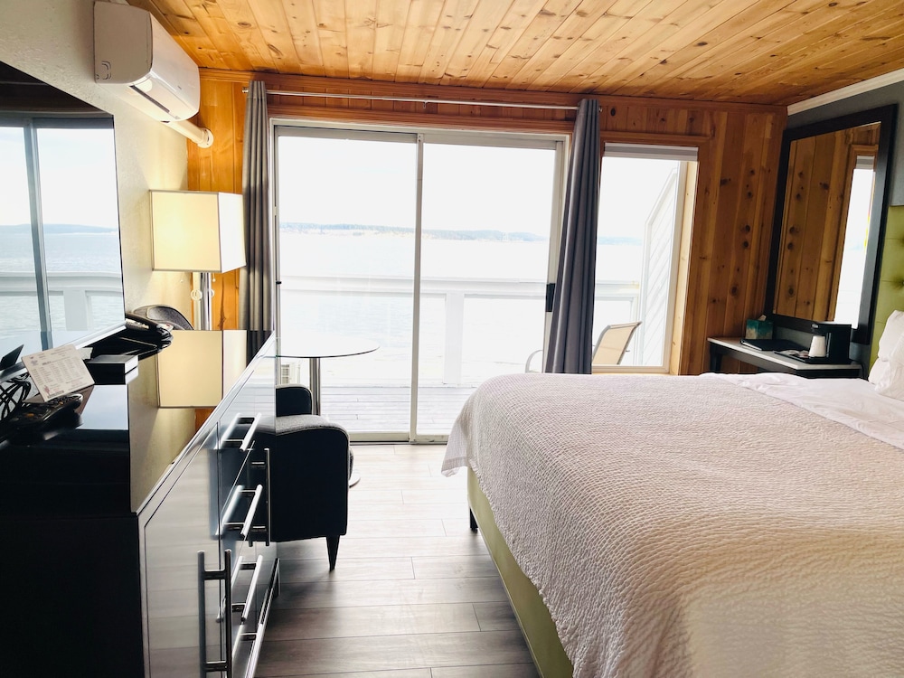 Tides Inn Suites 32/75