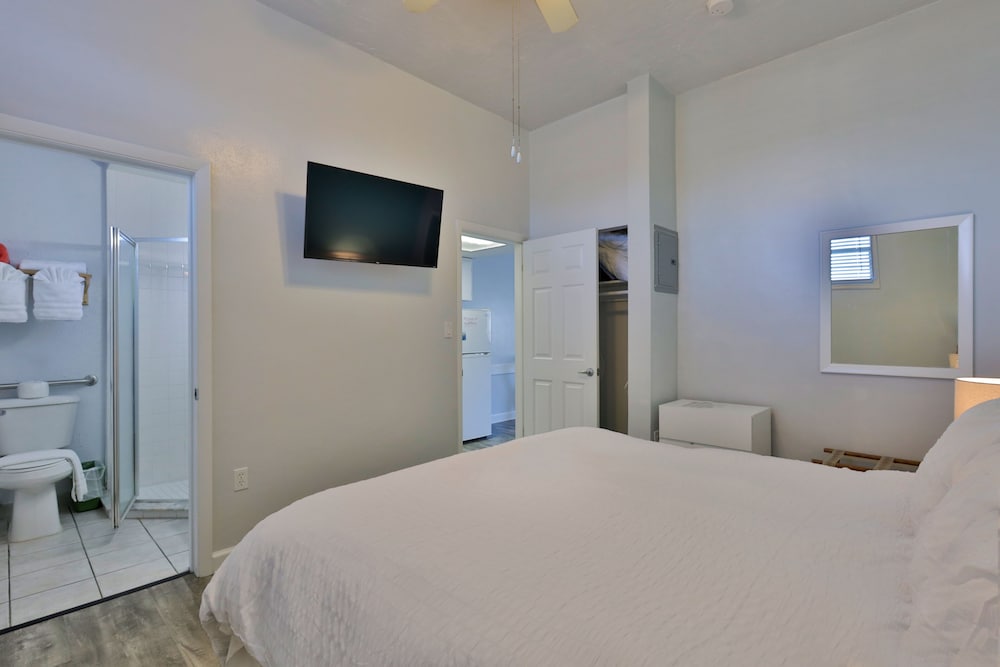 Coastal Waters Inn 45/74