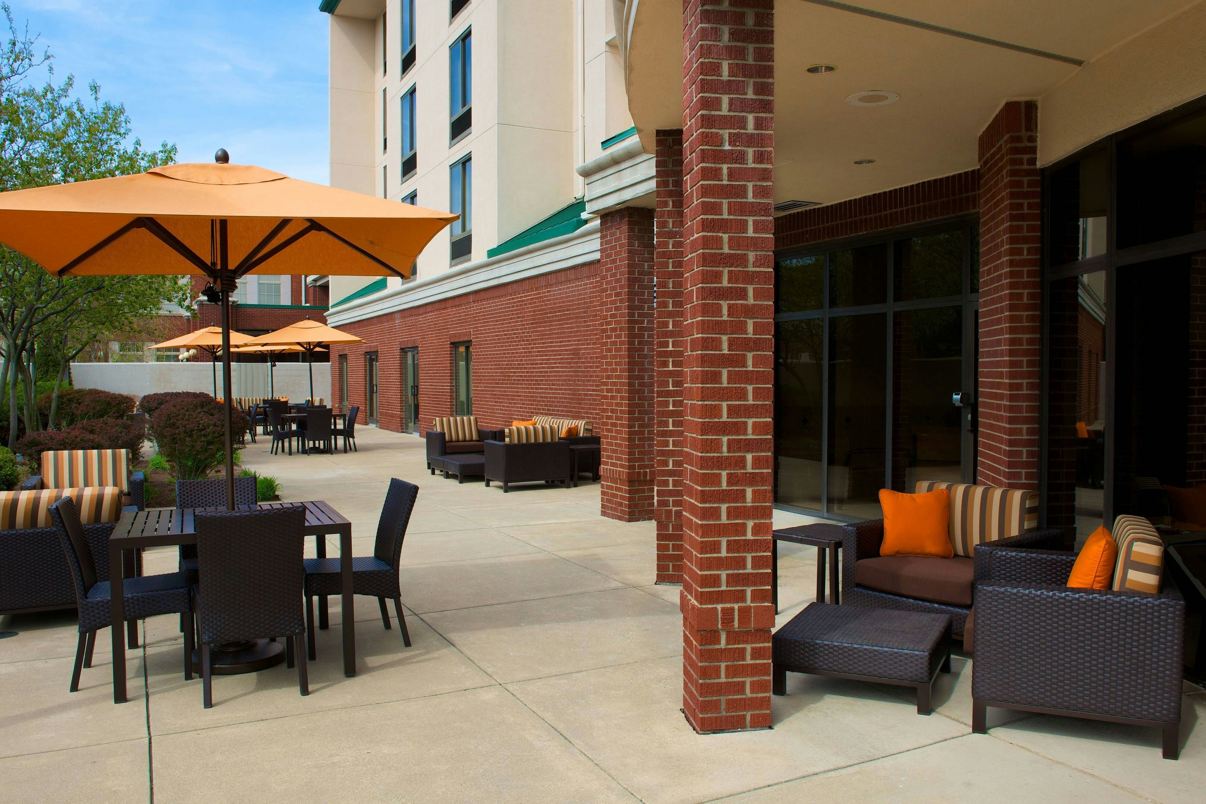 Courtyard Bloomington 18/41