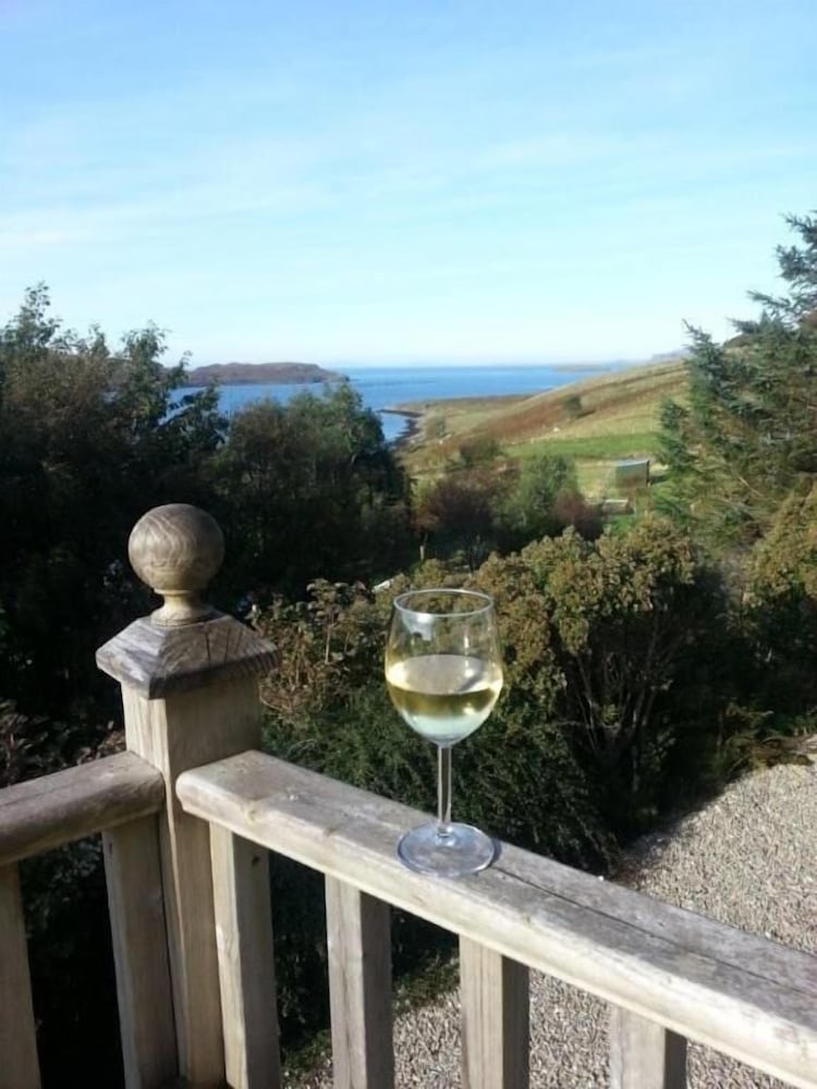 Tigh Na Fraoch 23/25
