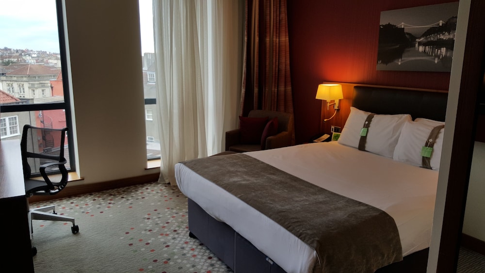 HOLIDAY INN BRISTOL CITY CENTRE 9/55