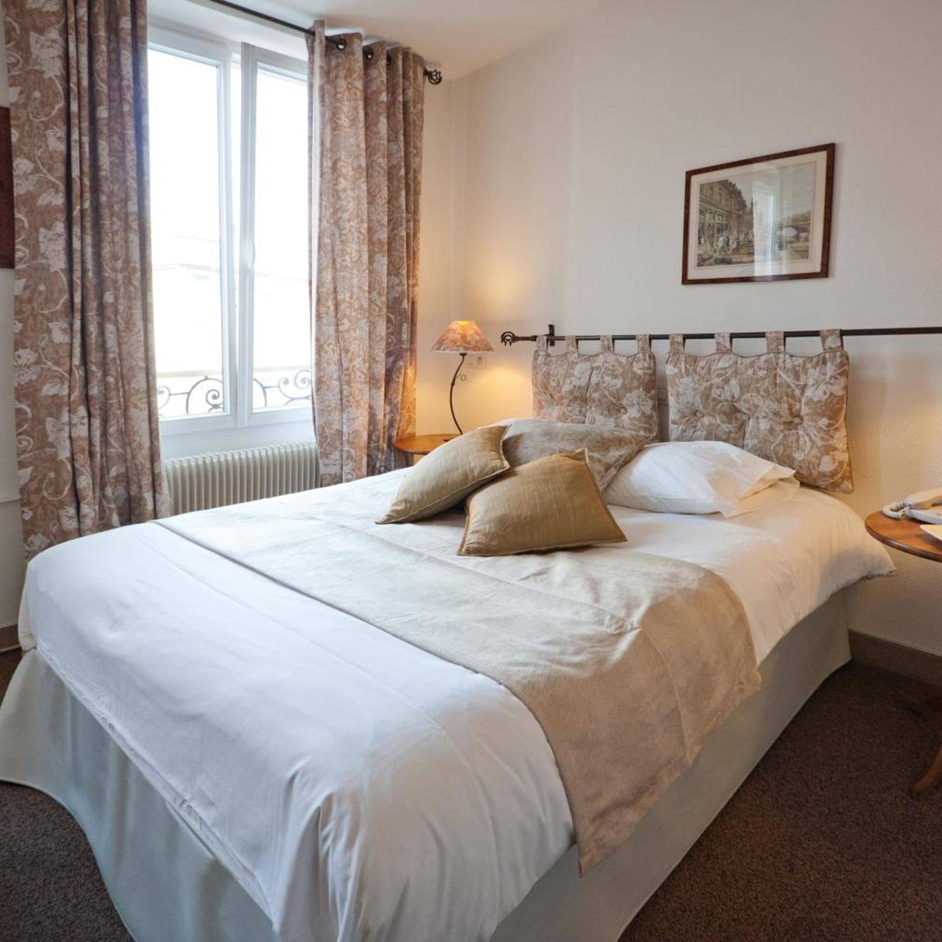 Room, Quadruple