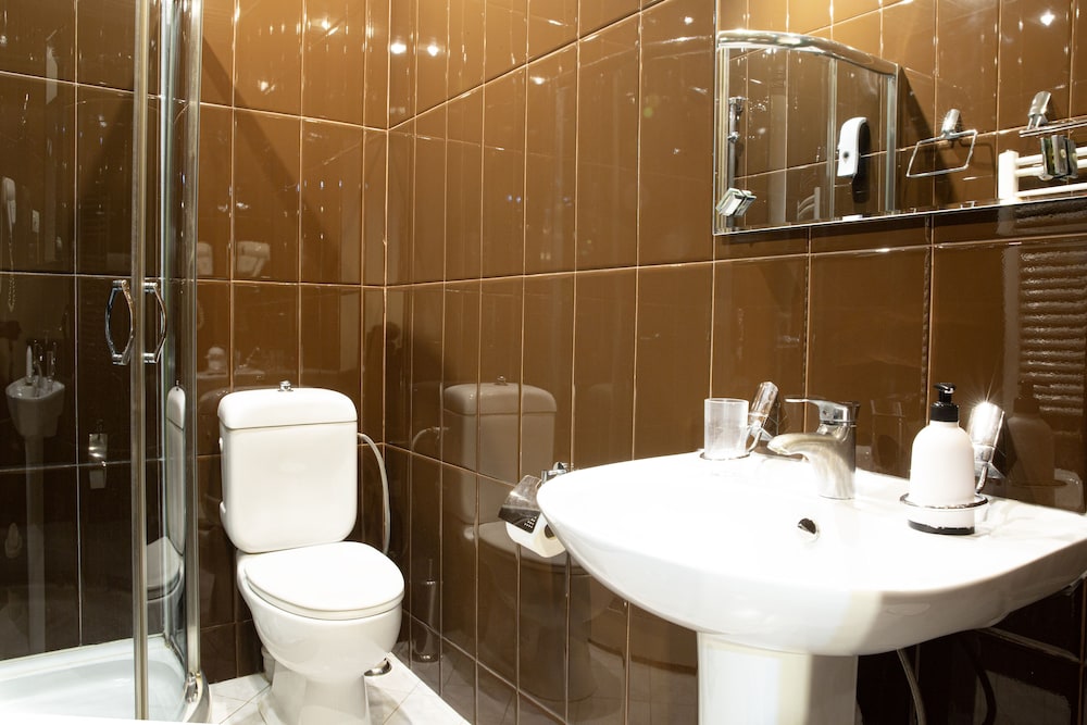 Diplomat Hotel Tbilisi 46/50