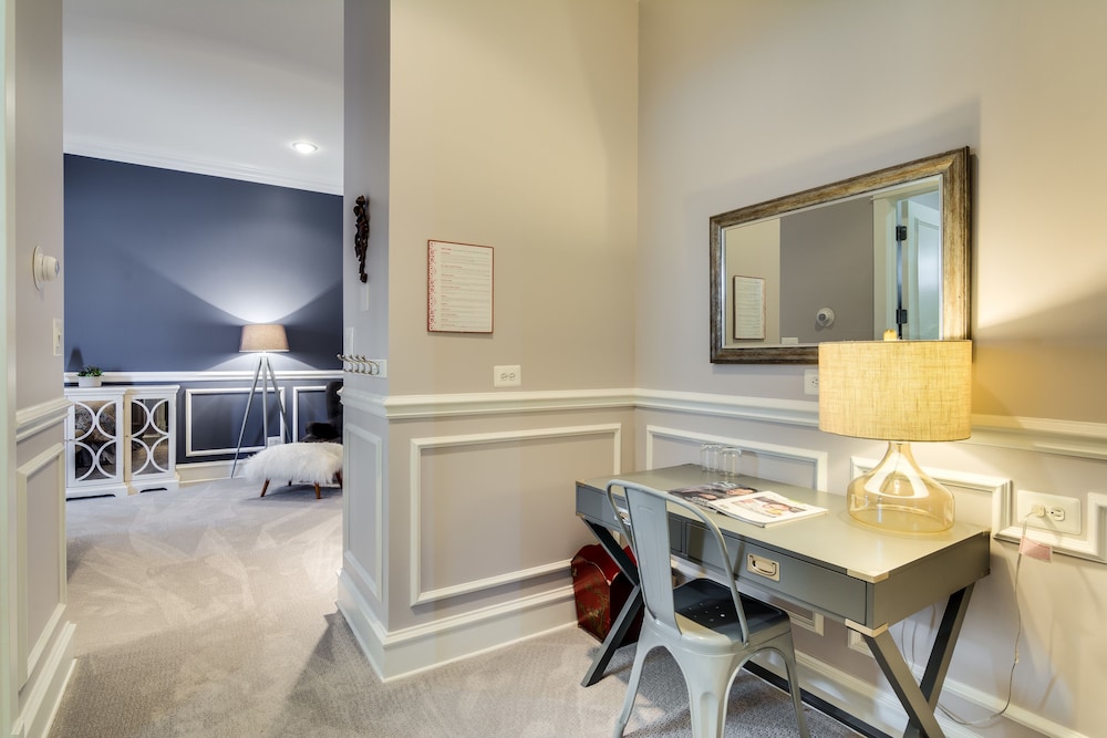Ruby Room 35/41