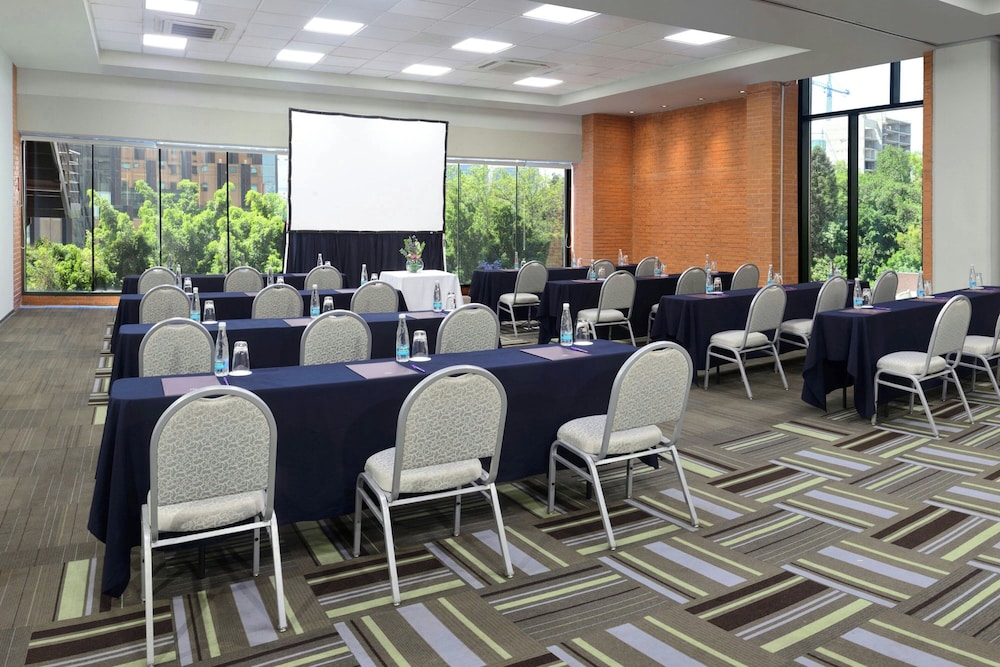 Hotel Guadalajara Country Club by HNF 40/49