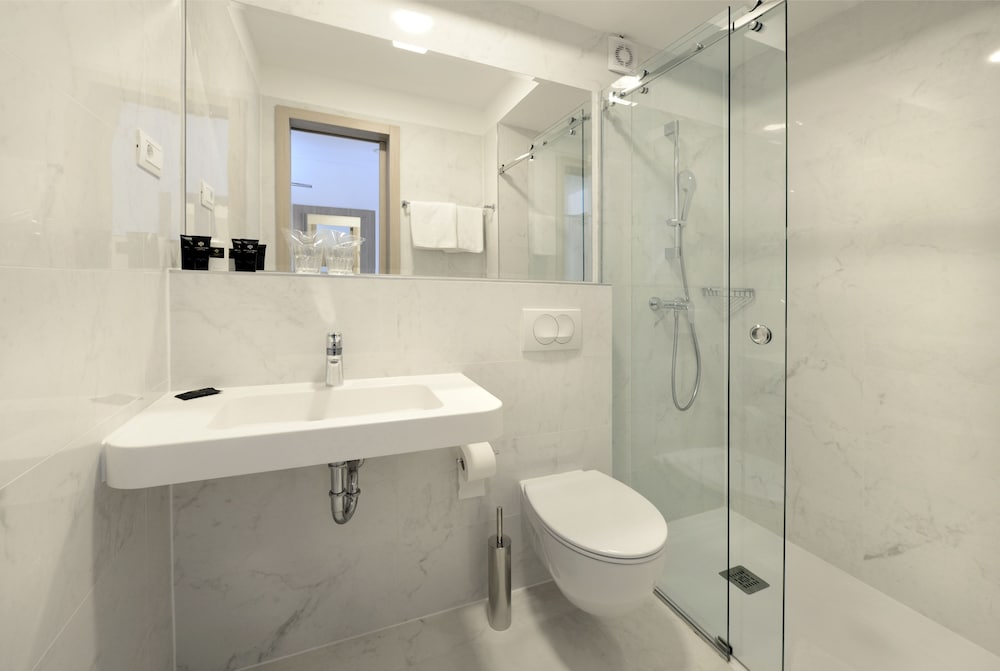 Grand Hotel Adriatic II 45/47