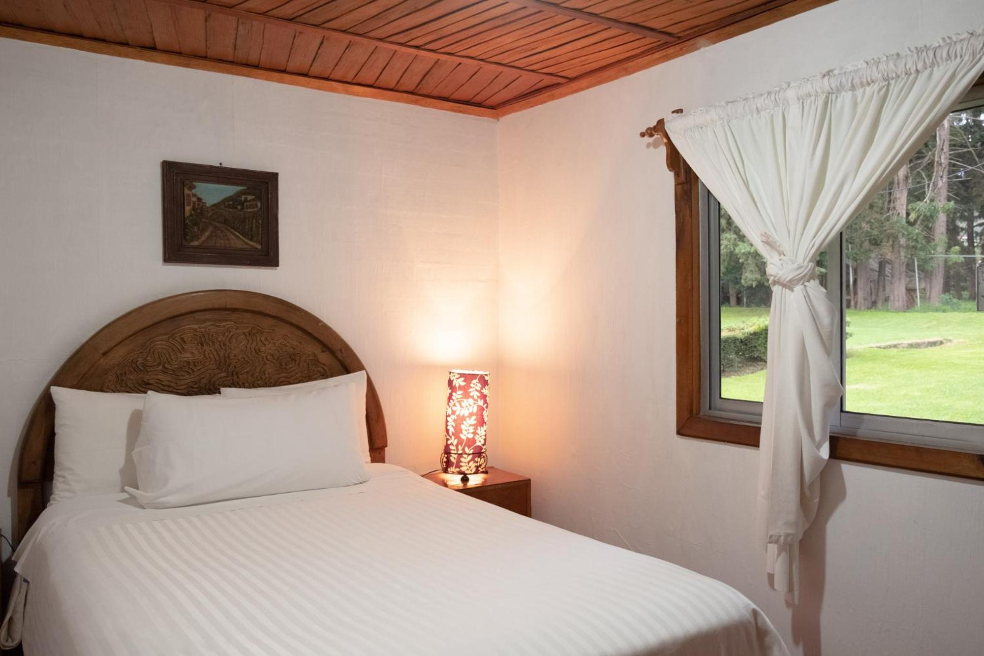 2 Bedrooms, House
