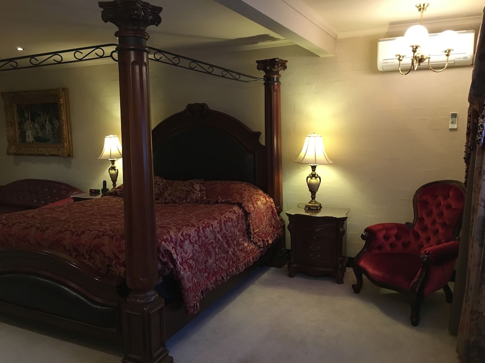 ALBURY MANOR HOUSE 48/66