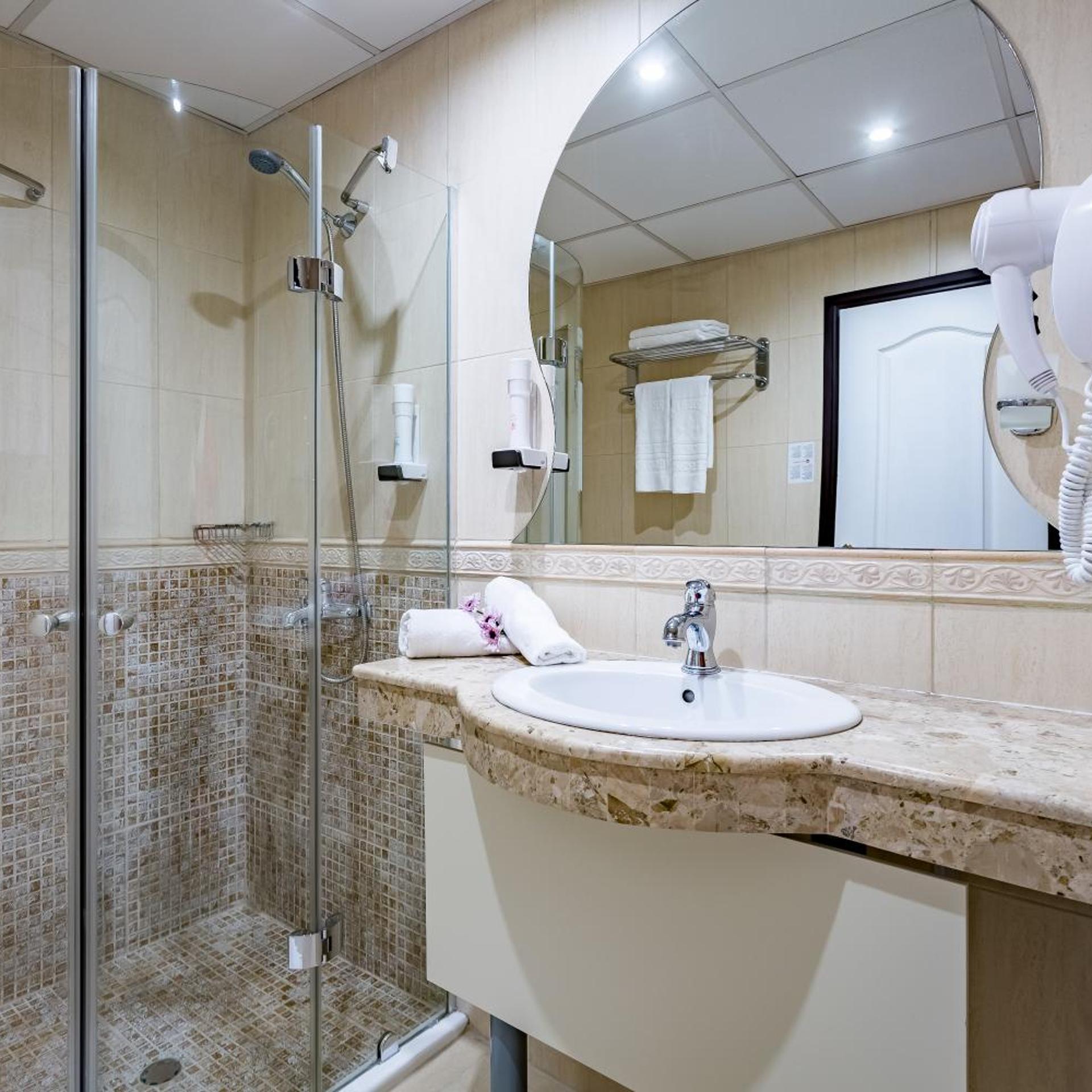 Junior Suite, Single Bed, Lateral Side Sea View، HI Hotels Imperial Resort 7/8