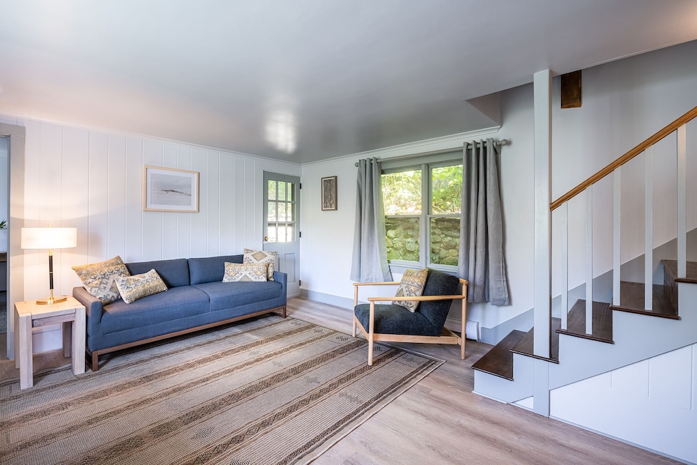 Riverhouse by Weekender 7/45