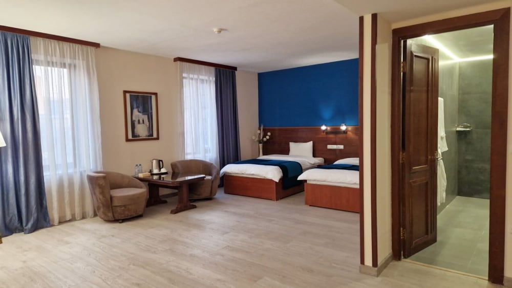 Ararat Hotel 15/50
