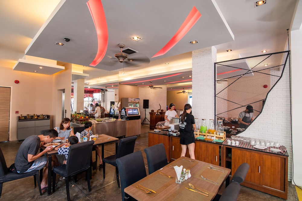 The Lantern Resorts Patong Phuket 56/71