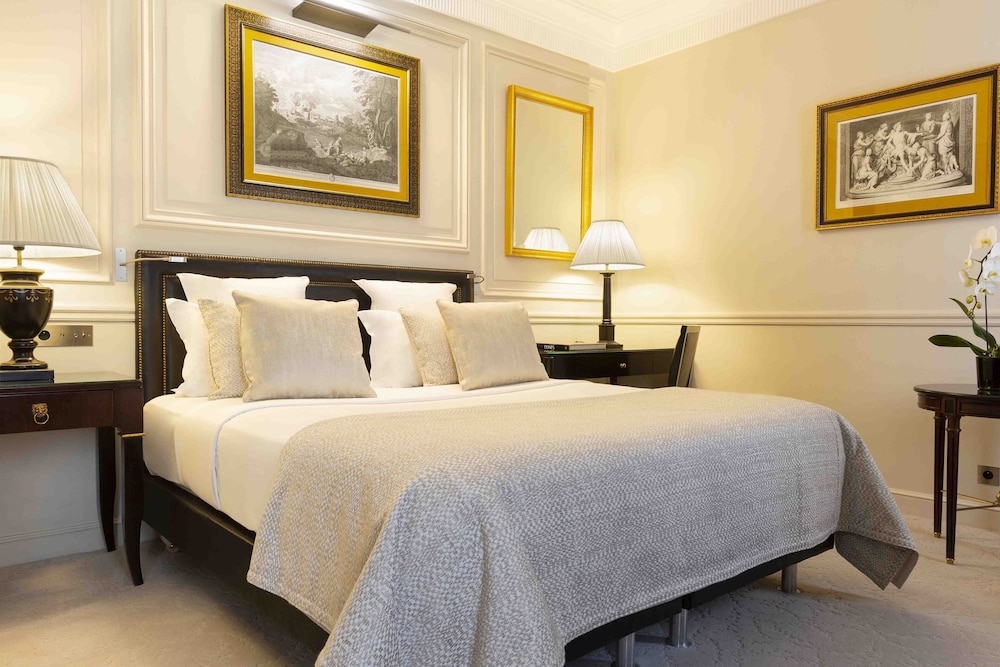 Hotel Francois 1Er 24/52