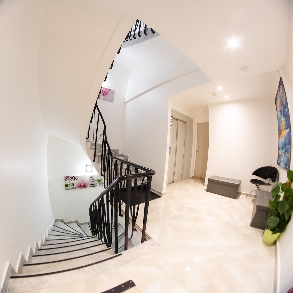 Hotel Des Arcades 33/50