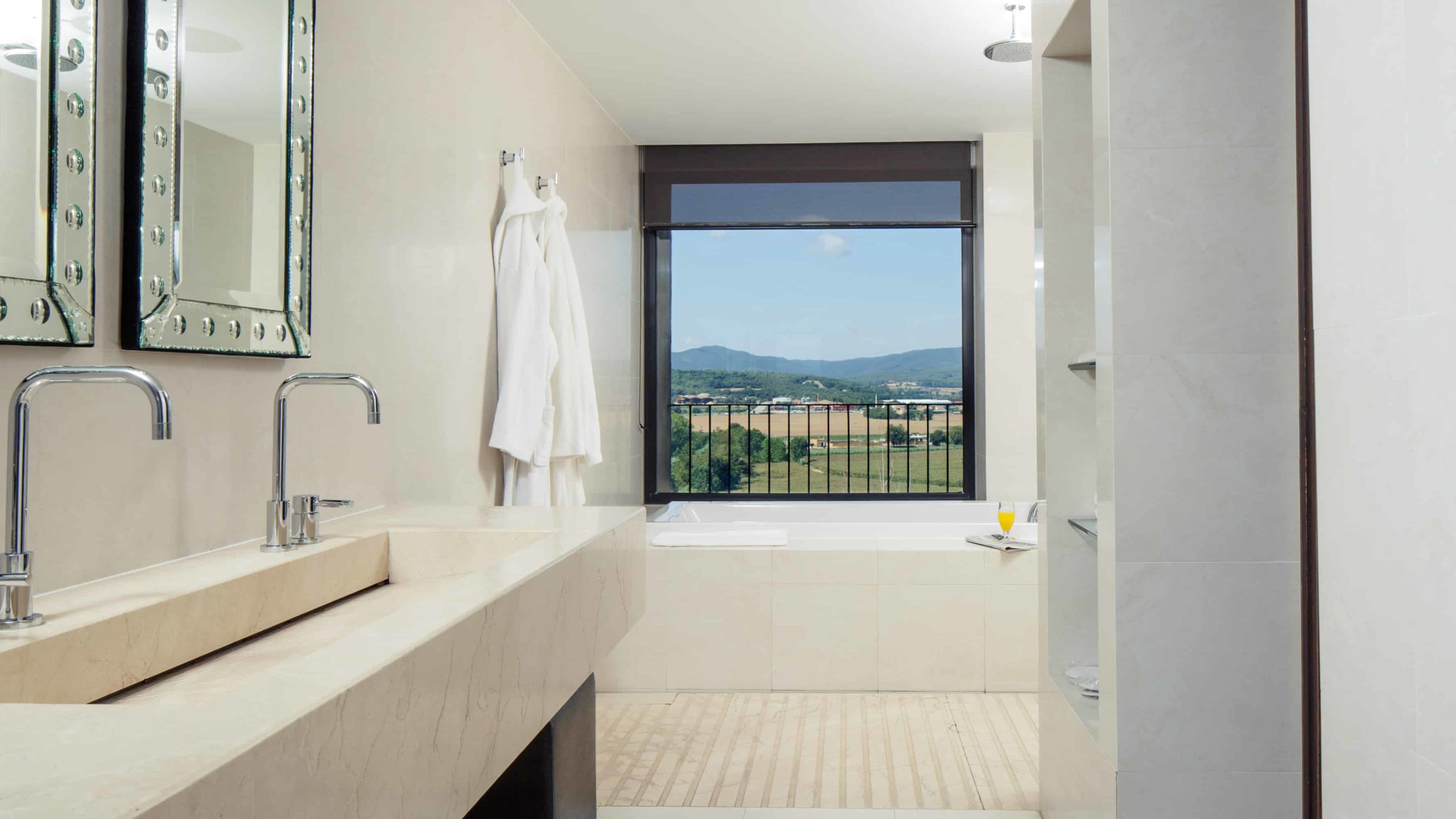 Garden Suite، Castell D Emporda 2/2
