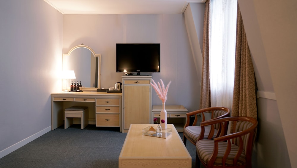 Pearl Hotel Jeju 59/63