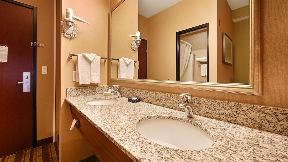 Best Western Wilsonville Inn & Suites 12/28