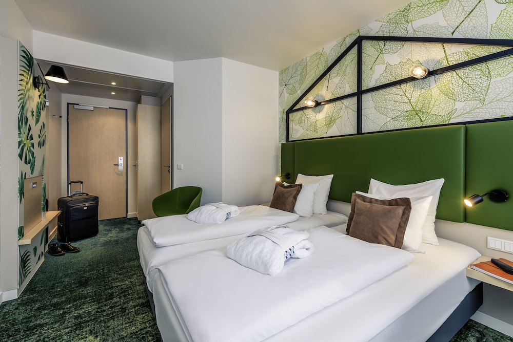 MERCURE HOTEL HANNOVER MITTE 18/79