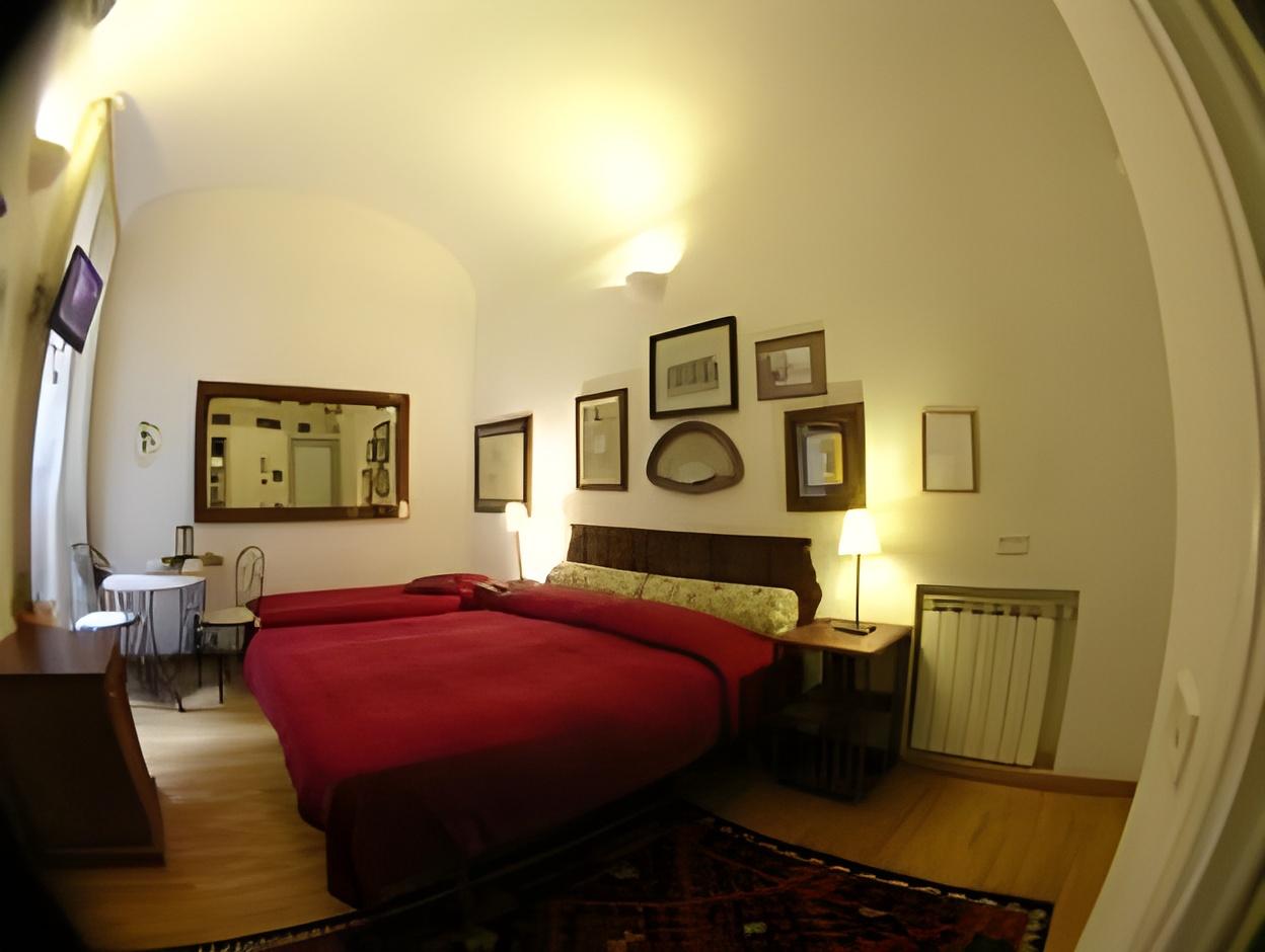 ROOM, SINGLE