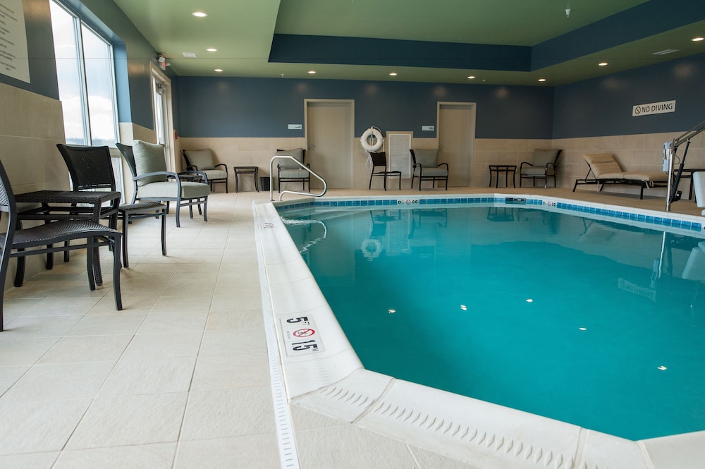 HOLIDAY INN EXPRESS & SUITES MARIETTA 2/35