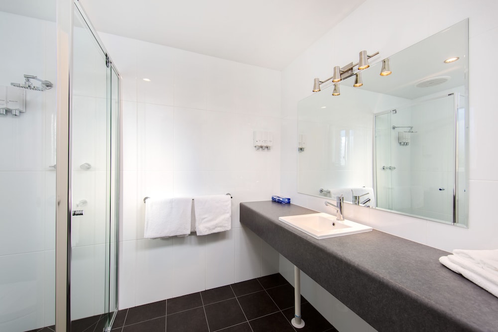Thurgoona Country Club Resort 51/56