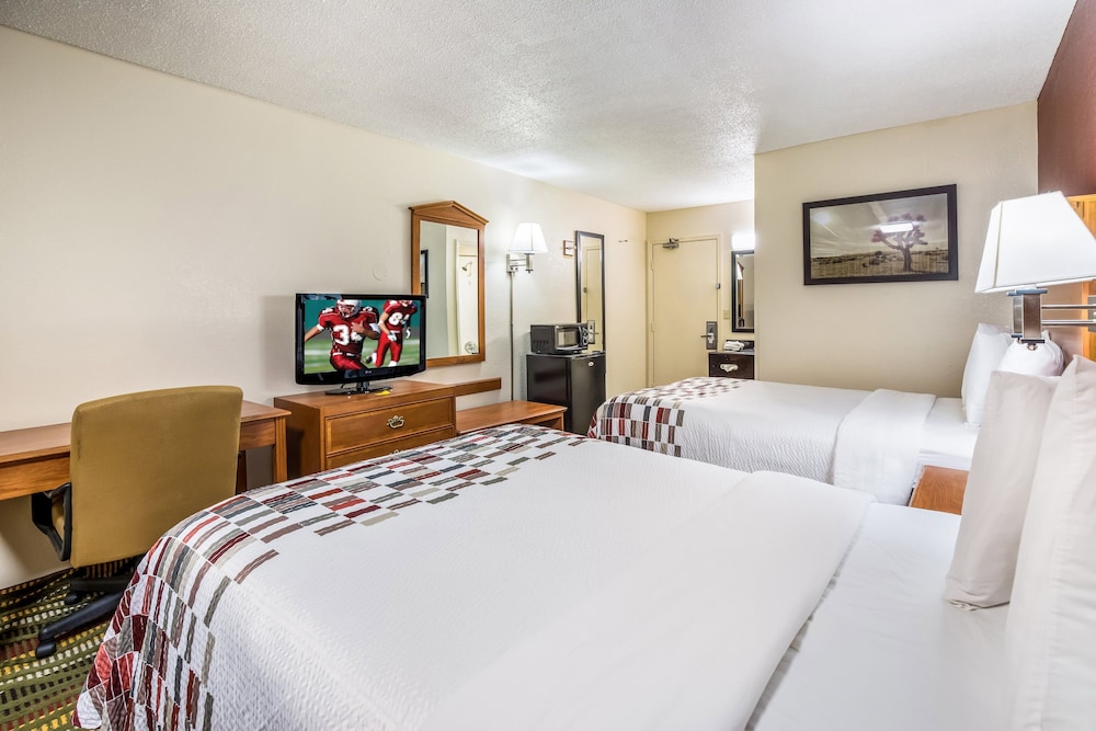 NON-SMOKING DELUXE 2 QUEEN BEDS, MICRO-FRIDGE