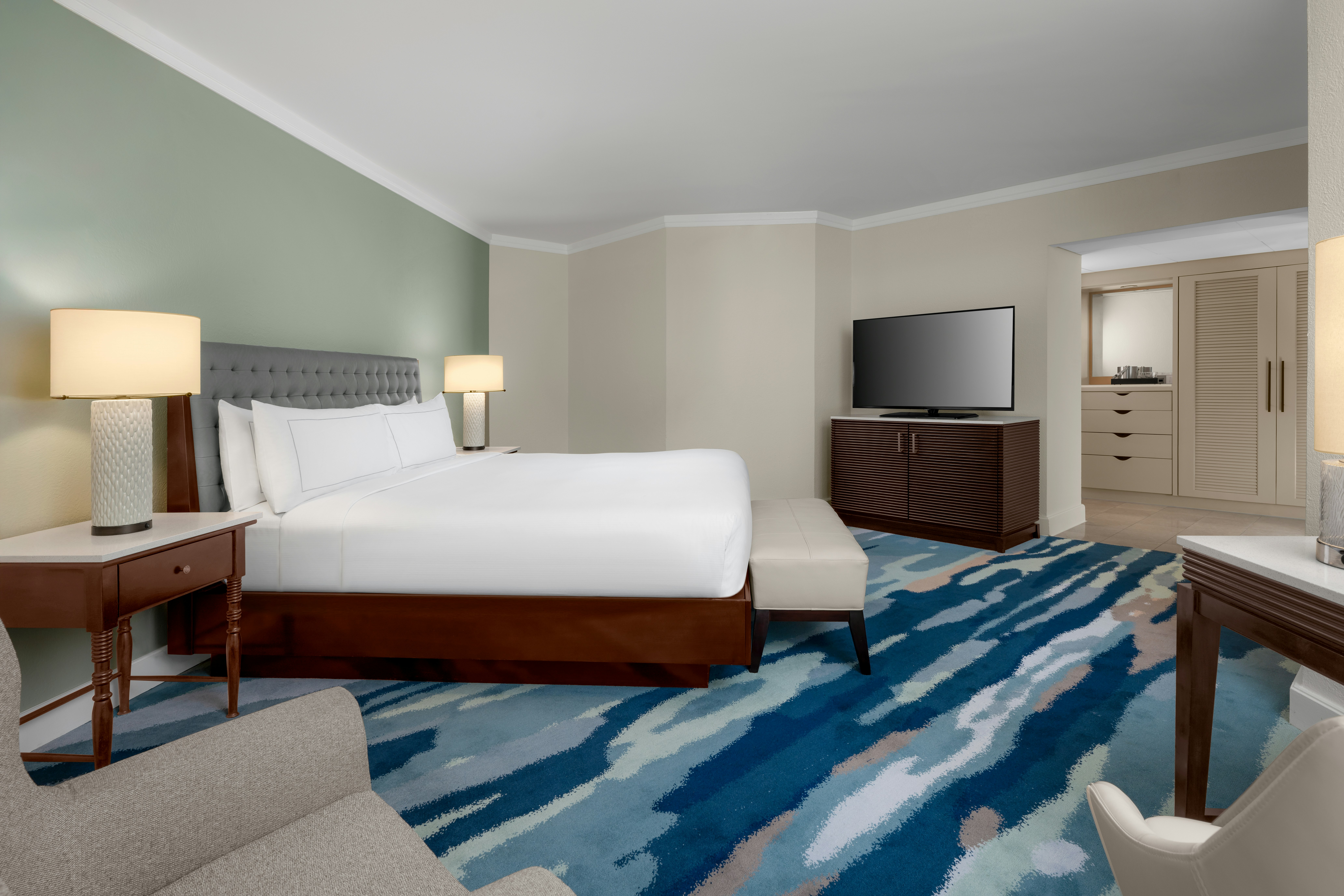 Room, King Bed, Partial Ocean View, Aruba Tower