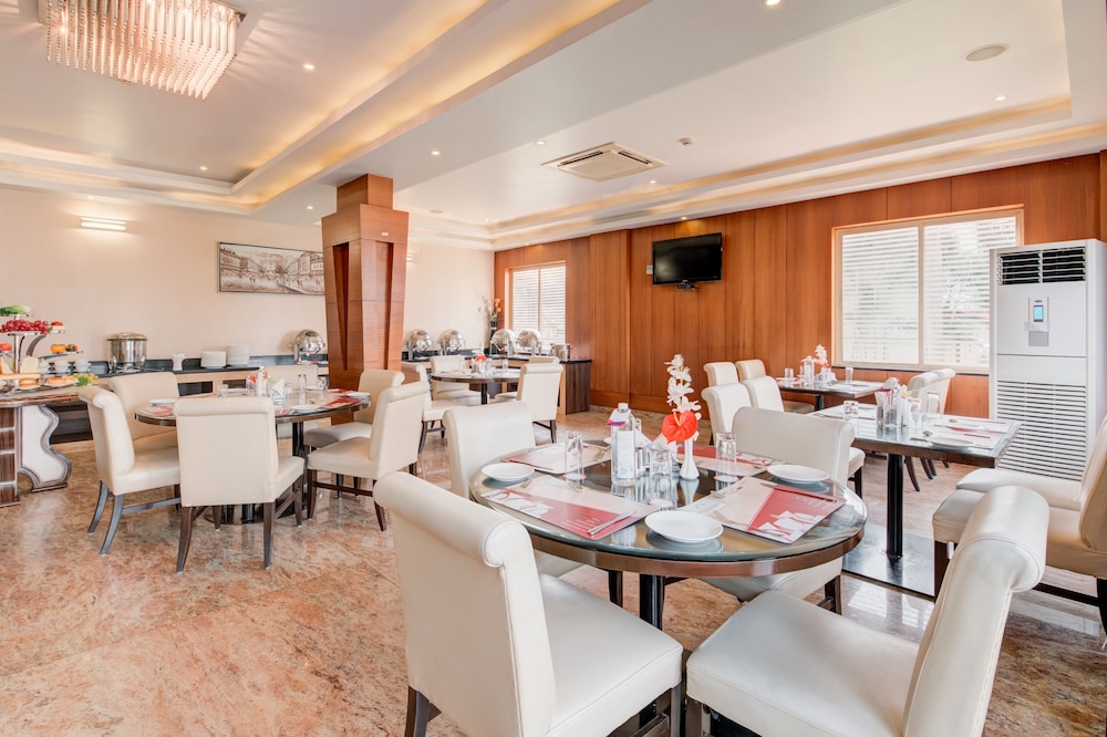 Park Inn & Suites by Radisson Bengaluru Yelahanka 43/50