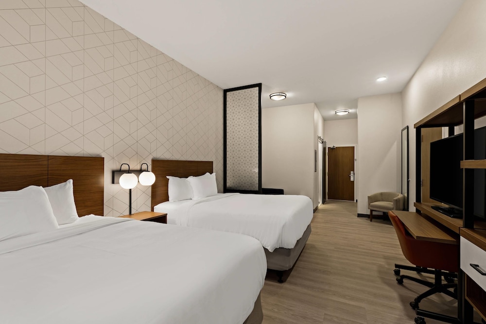 Everhome Suites Denver Airport 22/40