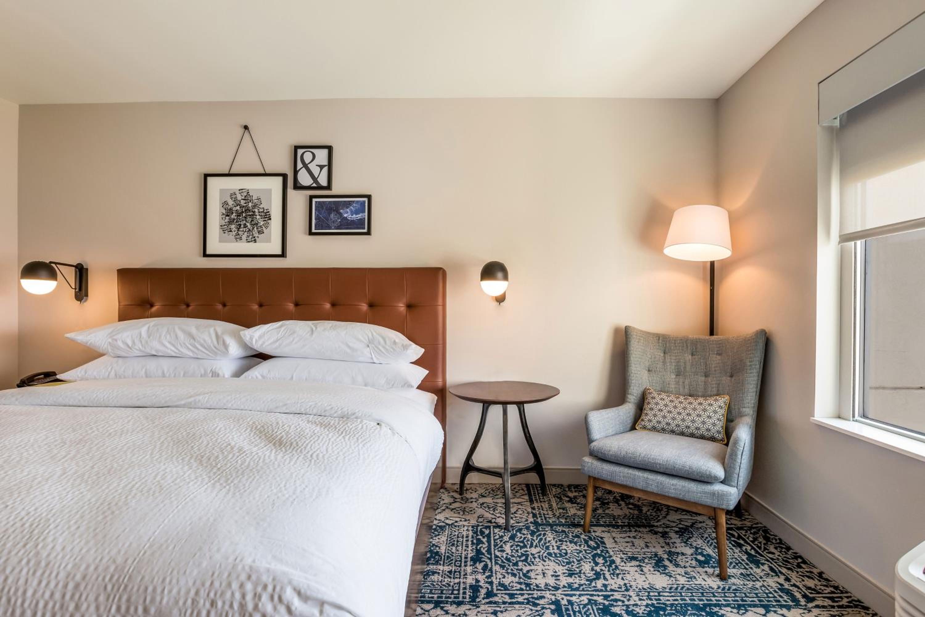 Guest Room, Traditional, King Bed, Accessible