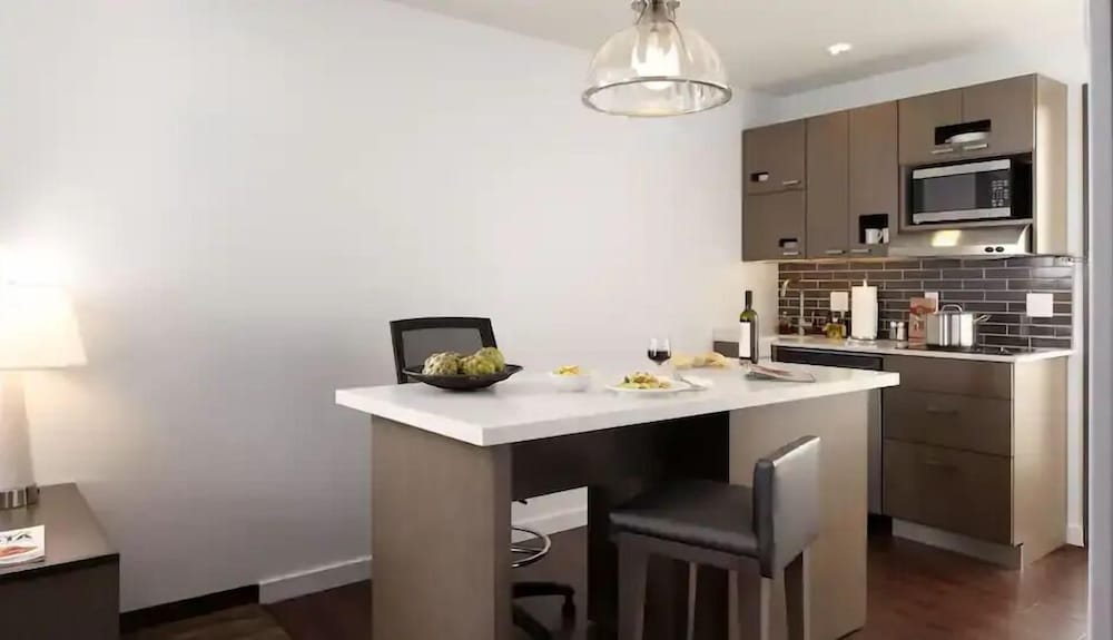 Hyatt House Fresno/Campus Pointe 37/50